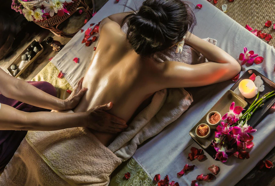 asian-women-beauty-relaxation-body-massager-massage-skin-hands-lifestyle-natural-massage-cure-office-syndrome-spa-therapy-healthcare-relax-resort-wellness-retreats-thai-massage_36325-3695